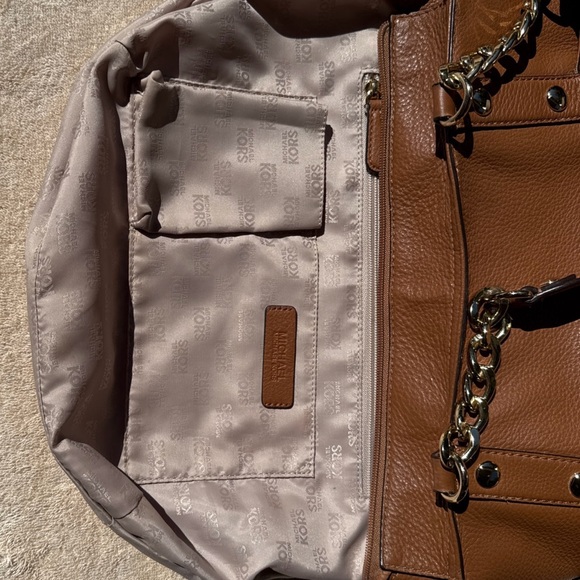 Michael Kors Delancey Tote Crossbody Bag Tan Brown leather with gold hardware - Picture 6 of 11